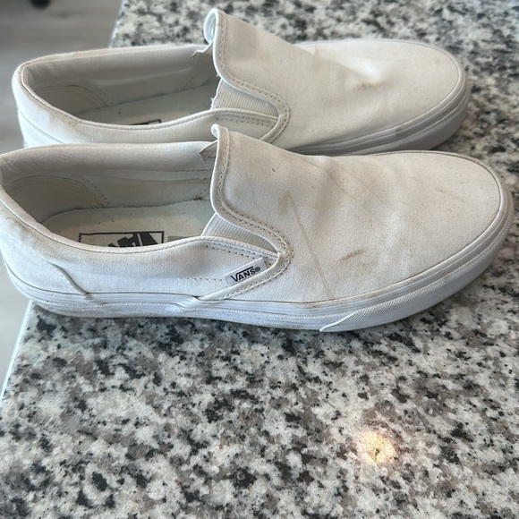 White vans - Picture 3 of 6